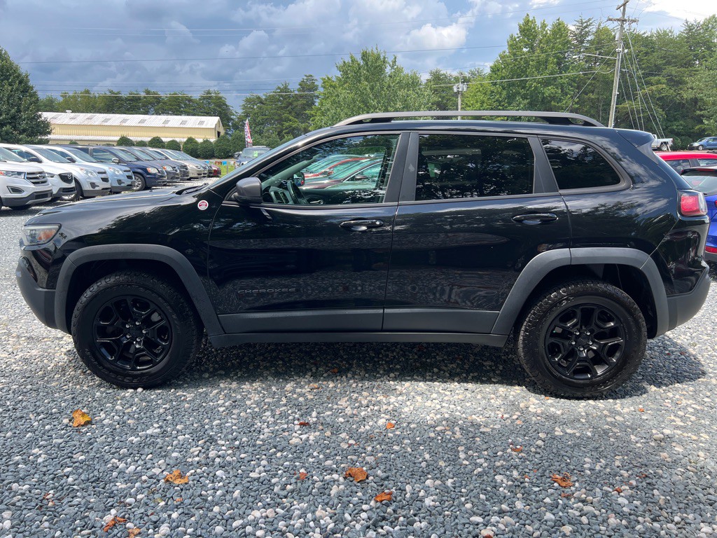 2019 Jeep Cherokee Image 2