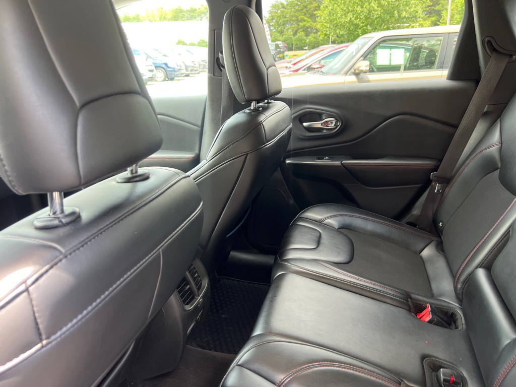 2019 Jeep Cherokee Image 19