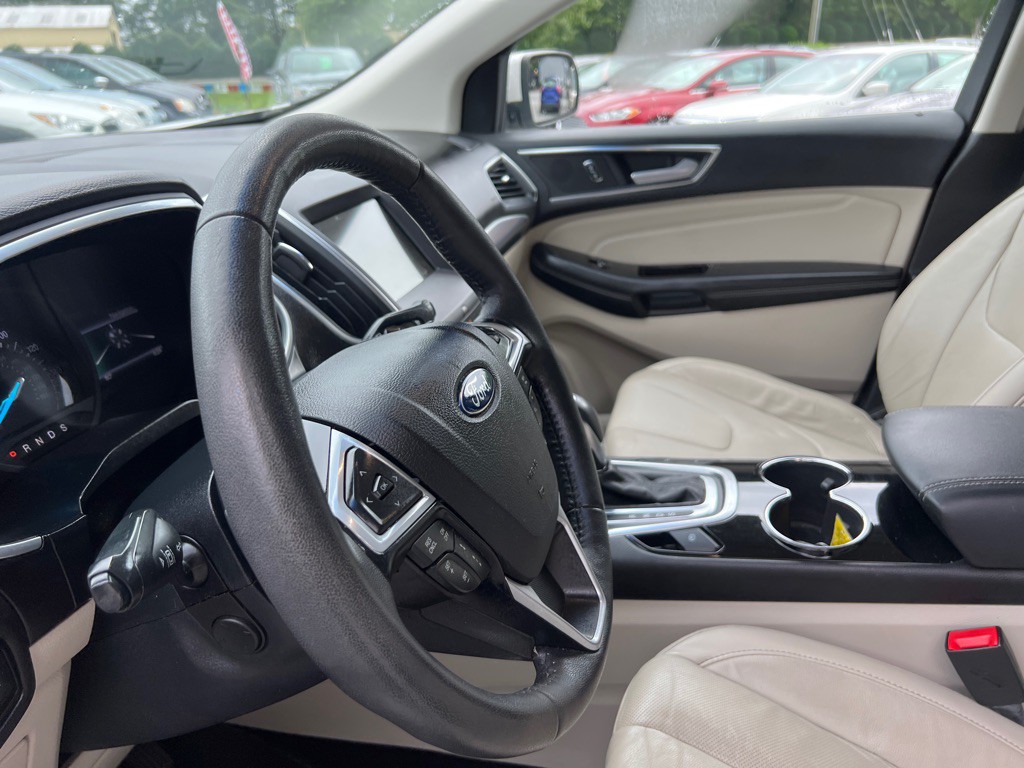 2016 Ford Edge Image 13