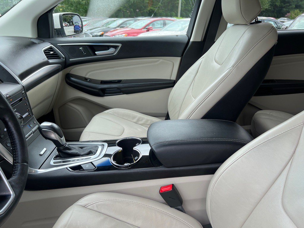 2016 Ford Edge Image 14
