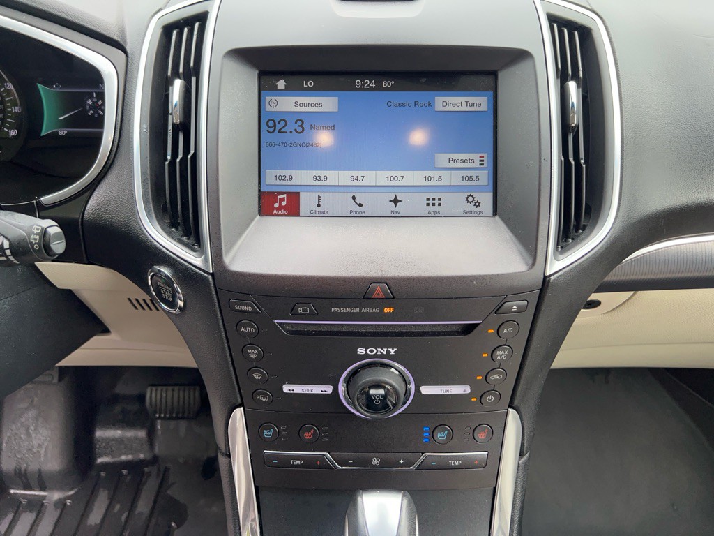 2016 Ford Edge Image 16