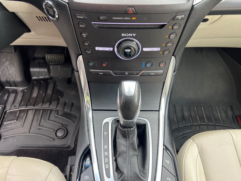 2016 Ford Edge Image 17