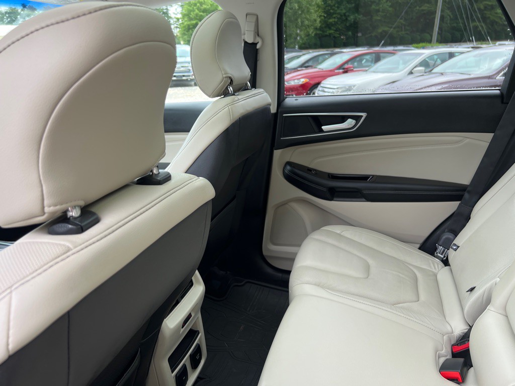 2016 Ford Edge Image 21