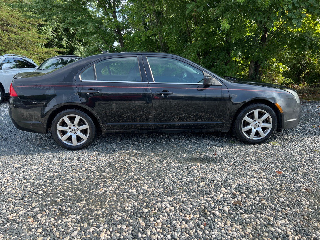 2010 Mercury Milan Image 6