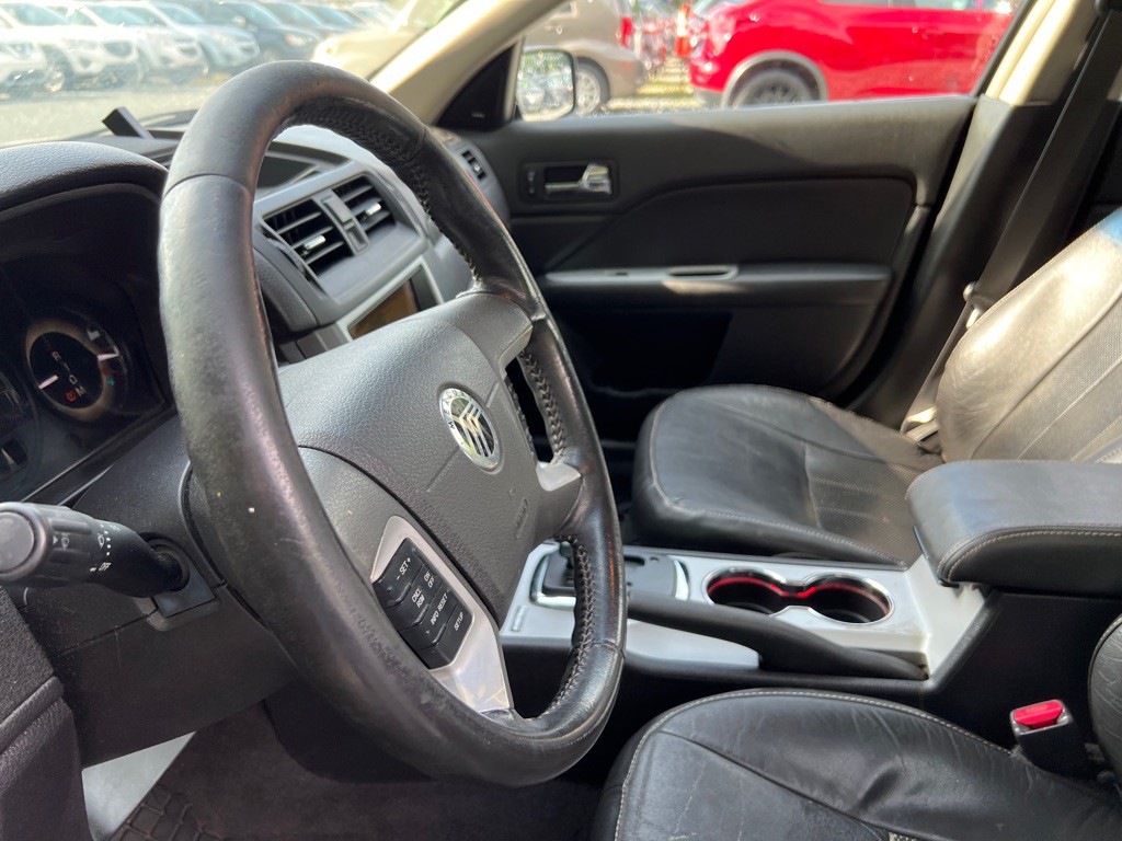 2010 Mercury Milan Image 13