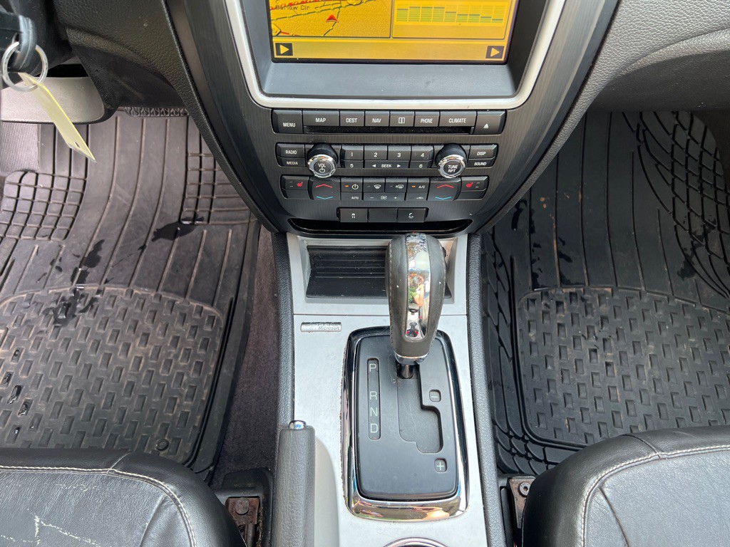 2010 Mercury Milan Image 17