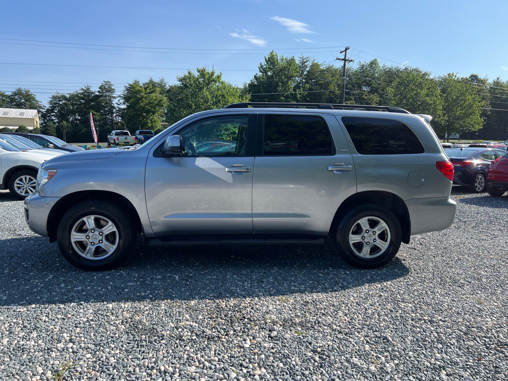 2011 Toyota Sequoia Image 2