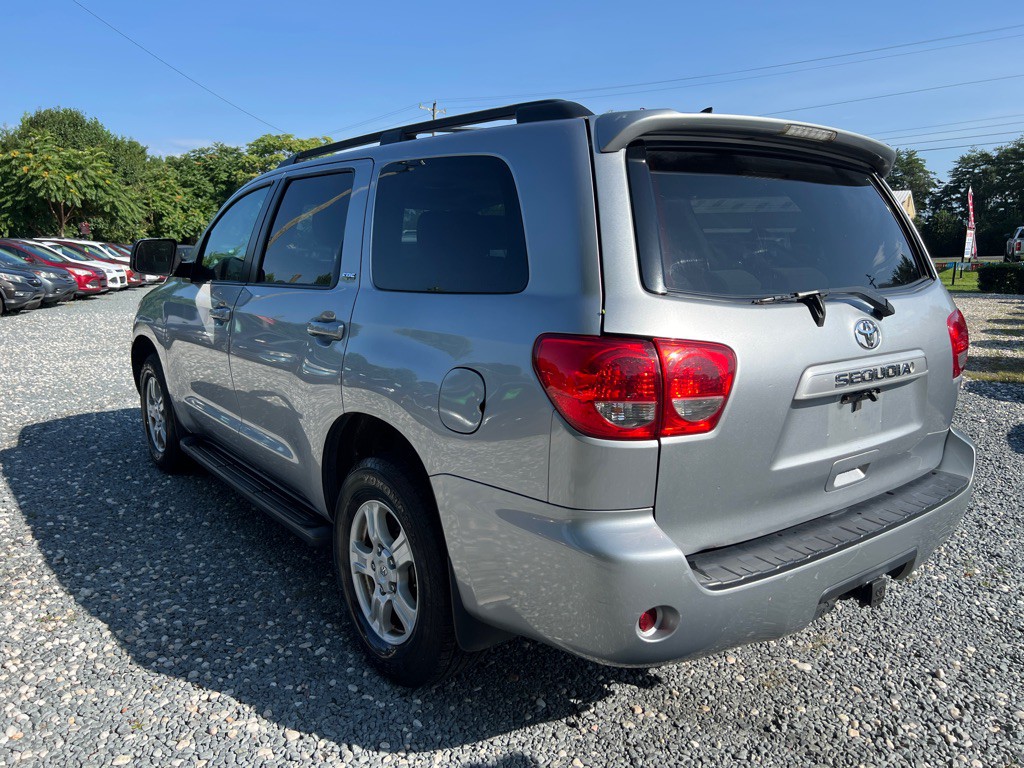 2011 Toyota Sequoia Image 3