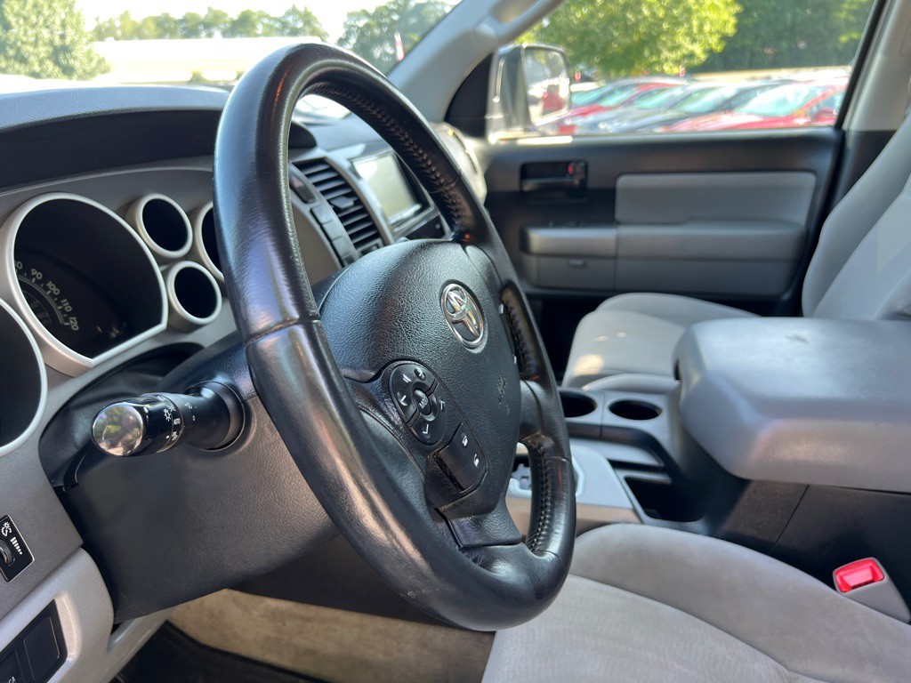 2011 Toyota Sequoia Image 13