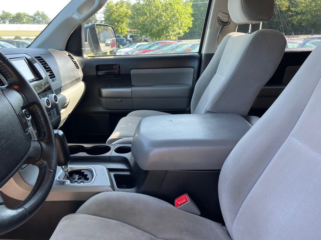 2011 Toyota Sequoia Image 14