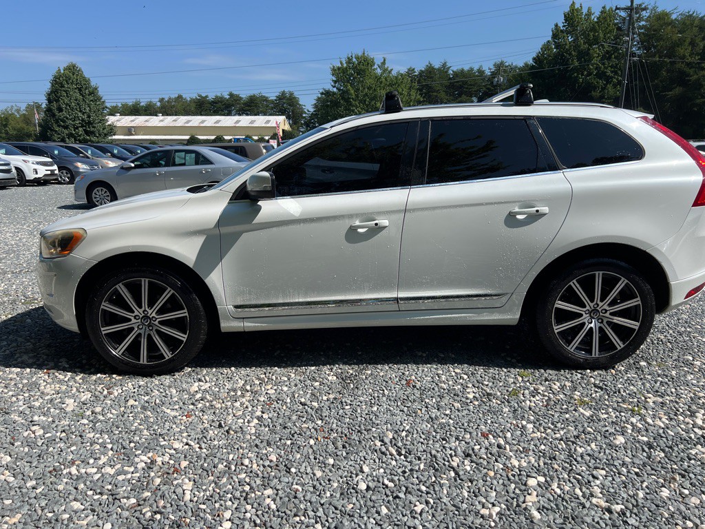 2015 Volvo XC60 Image 2