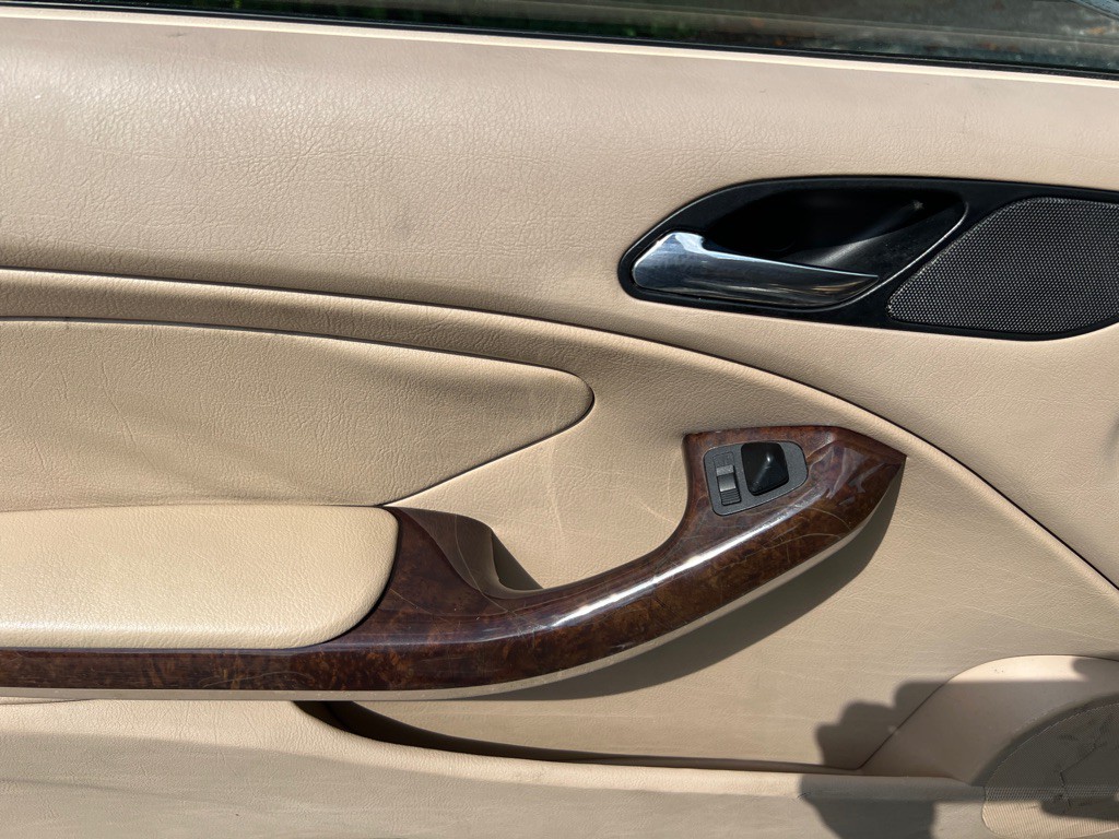 2004 BMW 3 Series Image 12
