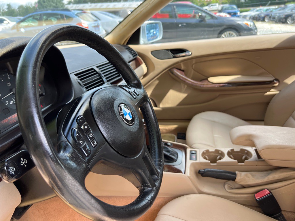 2004 BMW 3 Series Image 13