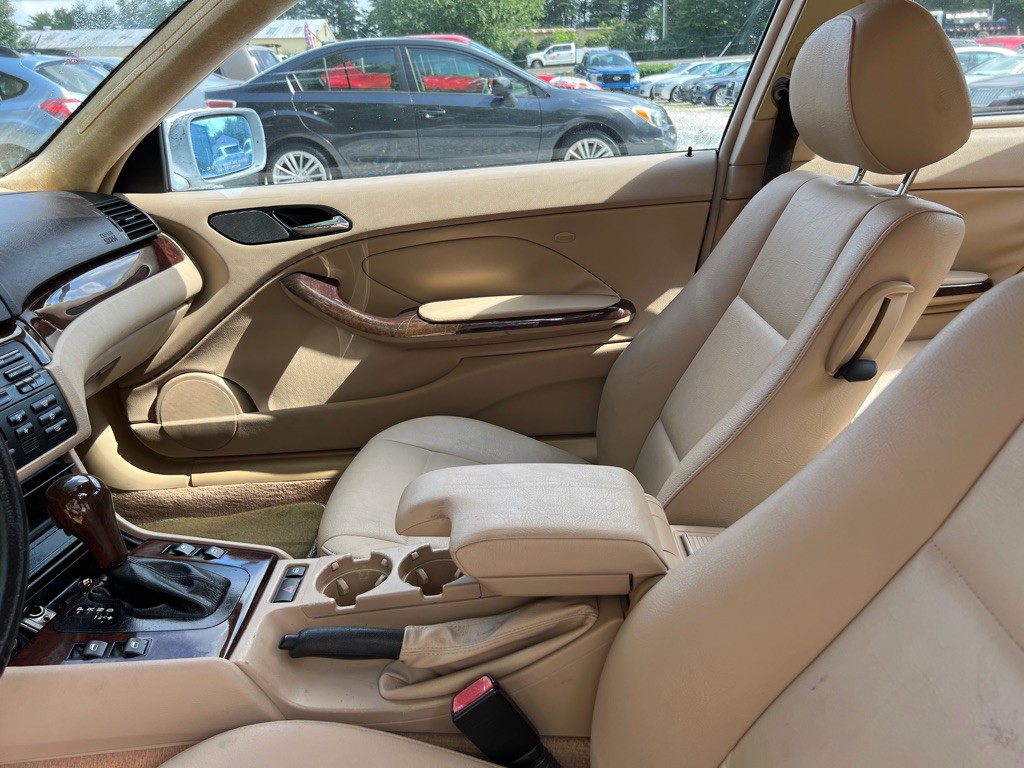 2004 BMW 3 Series Image 14