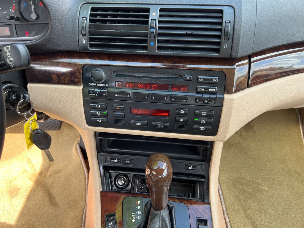 2004 BMW 3 Series Image 16