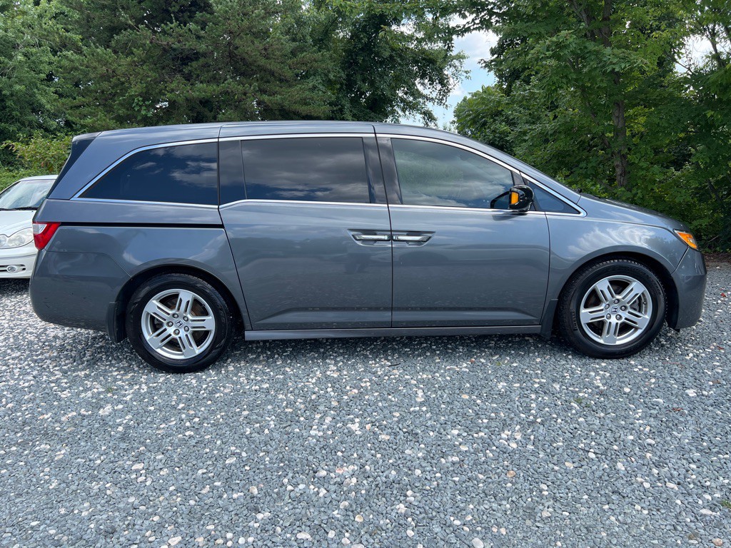 2011 Honda Odyssey Image 6