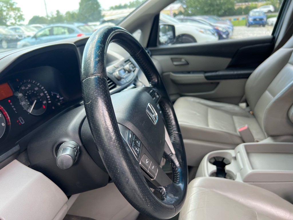 2011 Honda Odyssey Image 13