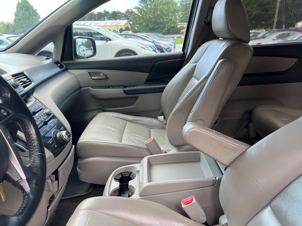 2011 Honda Odyssey Image 14