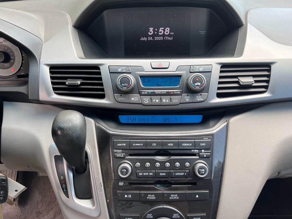 2011 Honda Odyssey Image 16