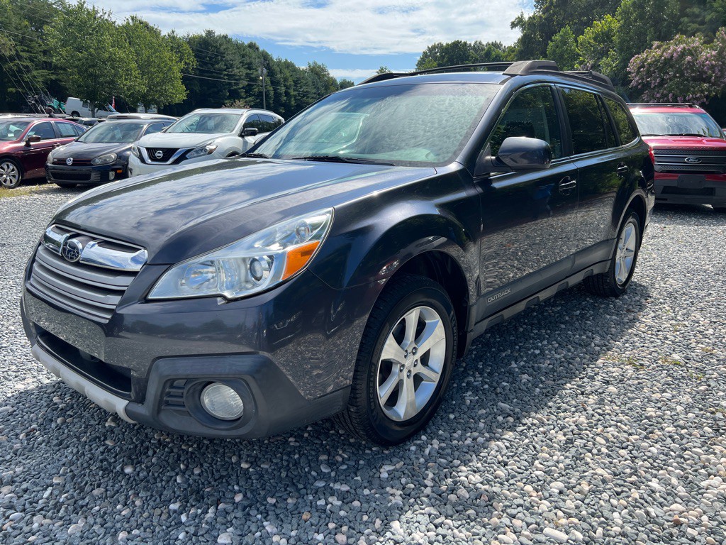 2013 Subaru Outback Image 1