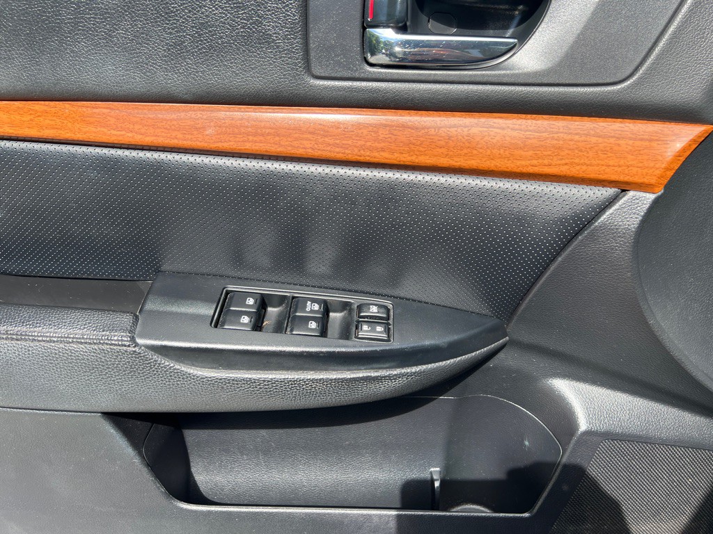 2013 Subaru Outback Image 12