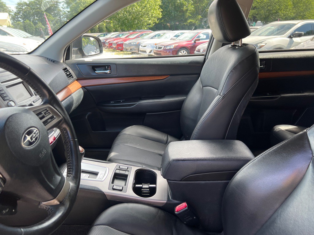 2013 Subaru Outback Image 14