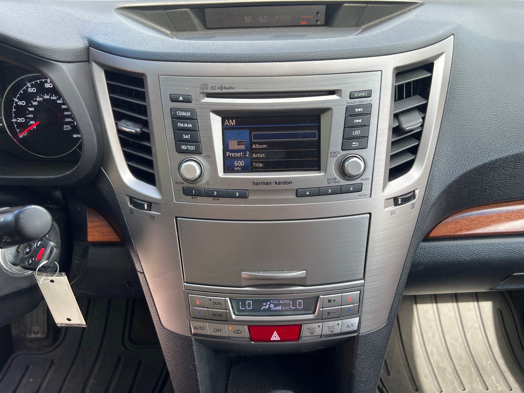 2013 Subaru Outback Image 16