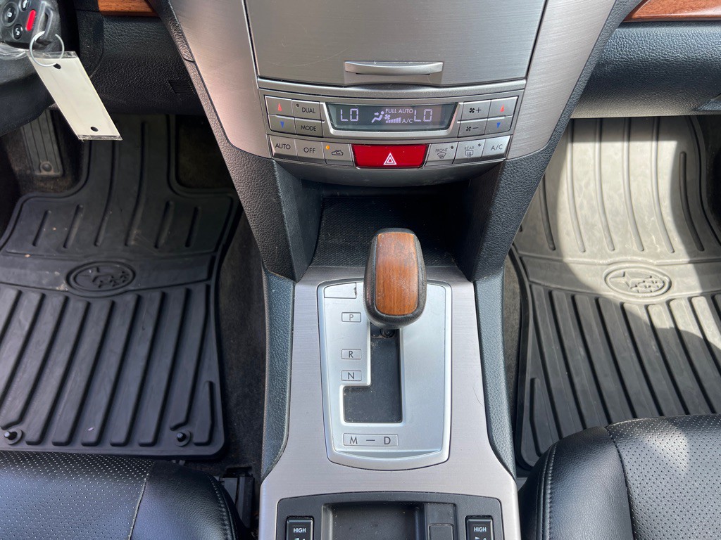 2013 Subaru Outback Image 17