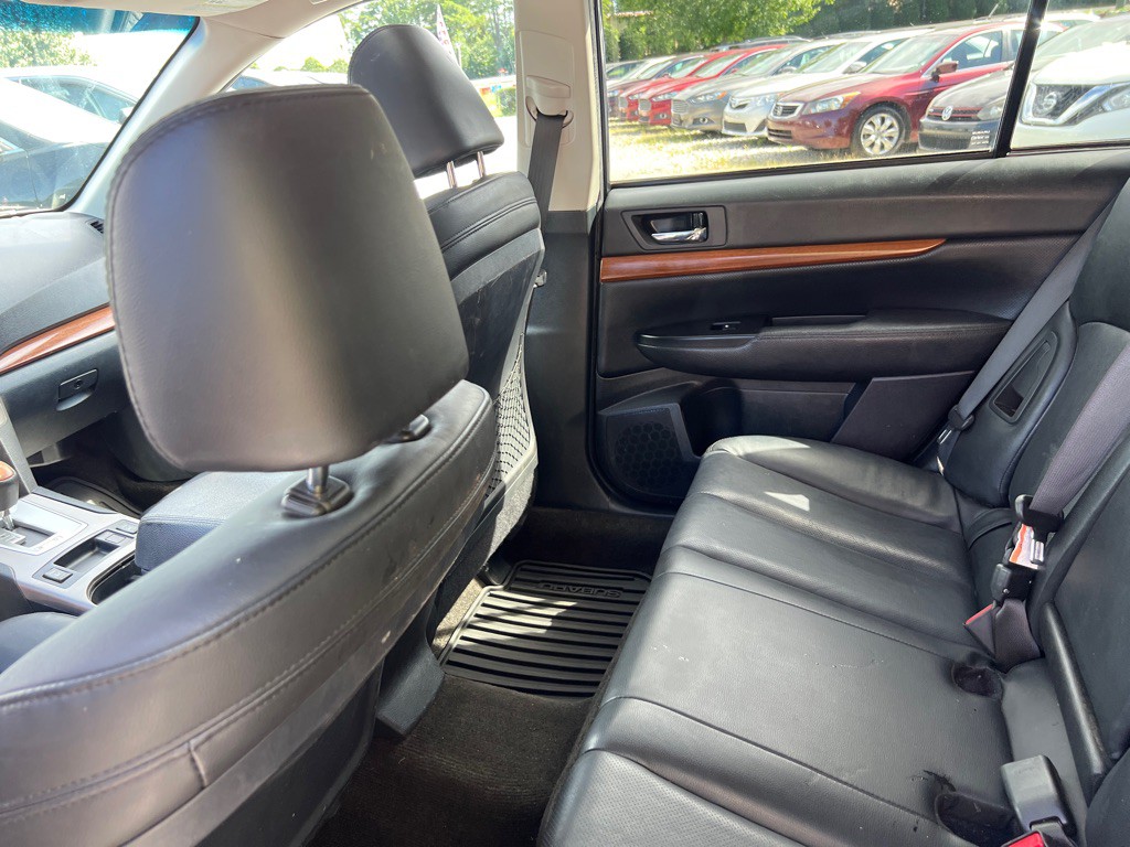 2013 Subaru Outback Image 21
