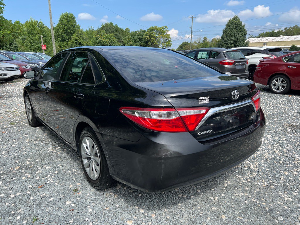 2016 Toyota Camry Image 3
