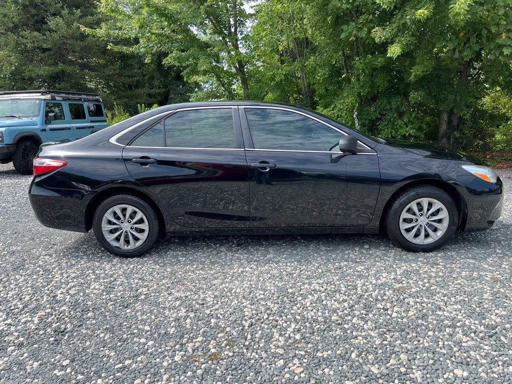 2016 Toyota Camry Image 6