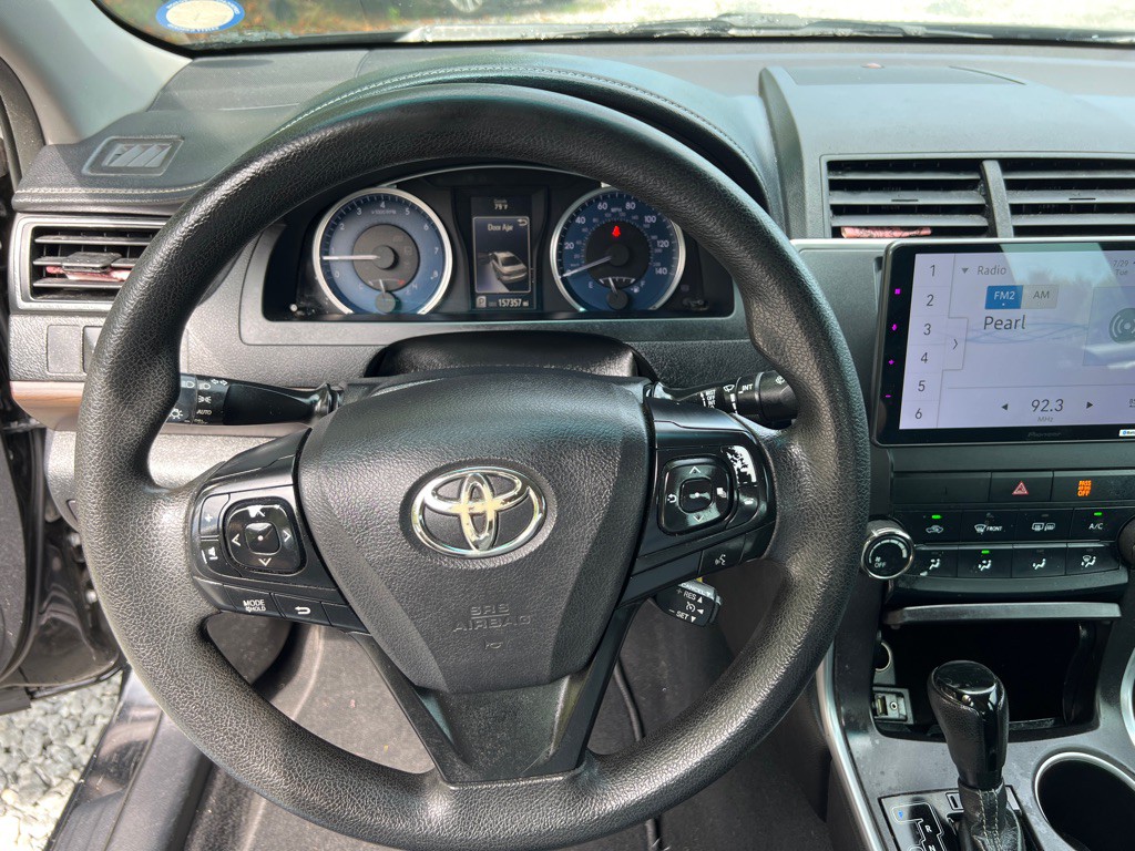 2016 Toyota Camry Image 14