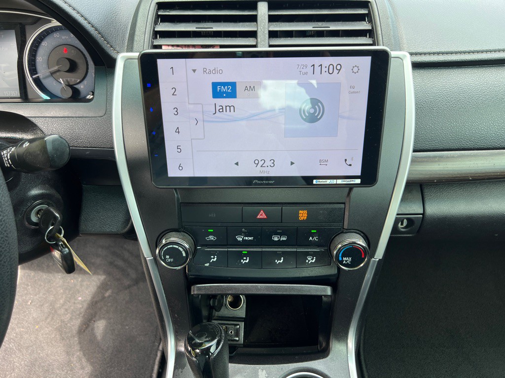 2016 Toyota Camry Image 15