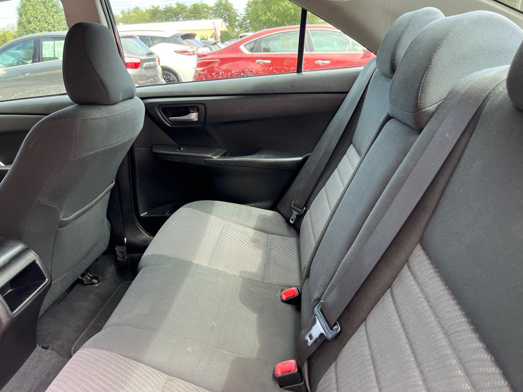 2016 Toyota Camry Image 20