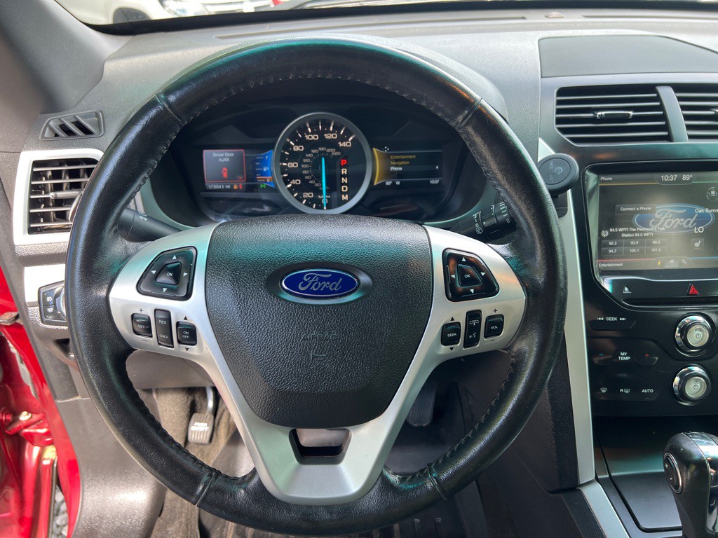 2015 Ford Explorer Image 15