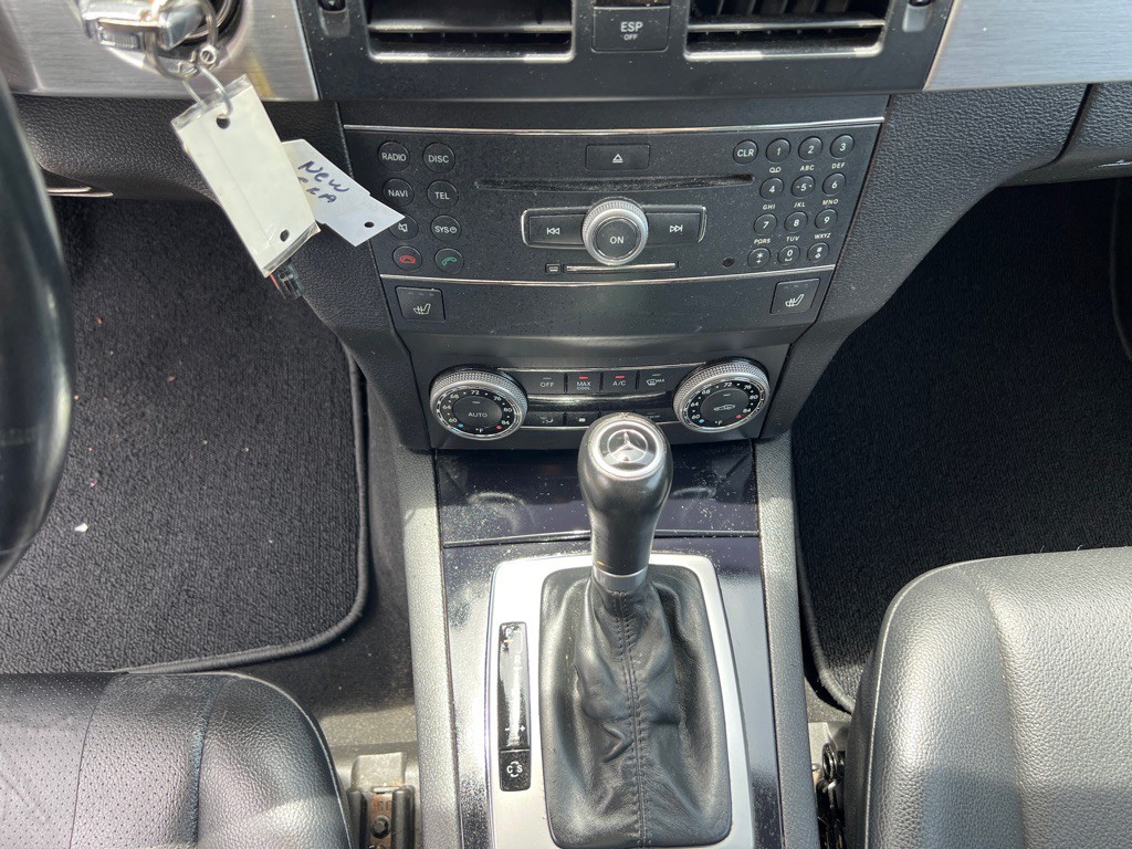 2010 Mercedes-Benz GLK-Class Image 17
