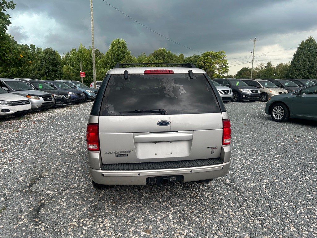 2005 Ford Explorer Image 4
