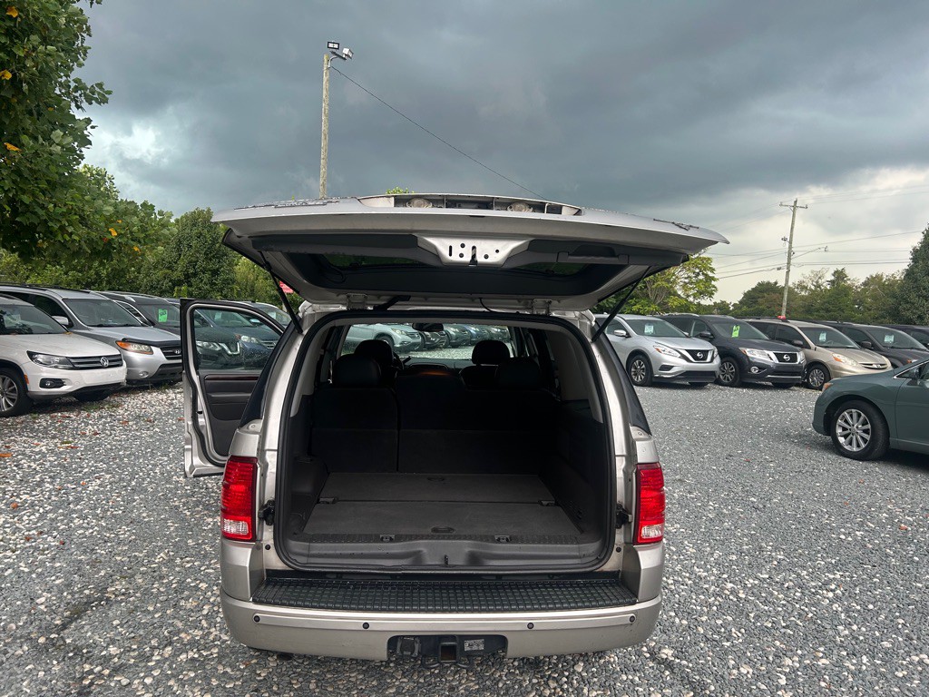 2005 Ford Explorer Image 13