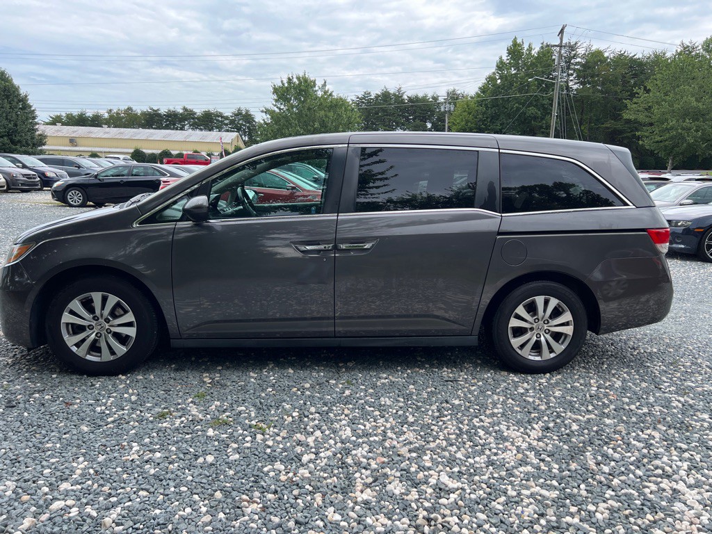 2015 Honda Odyssey Image 2