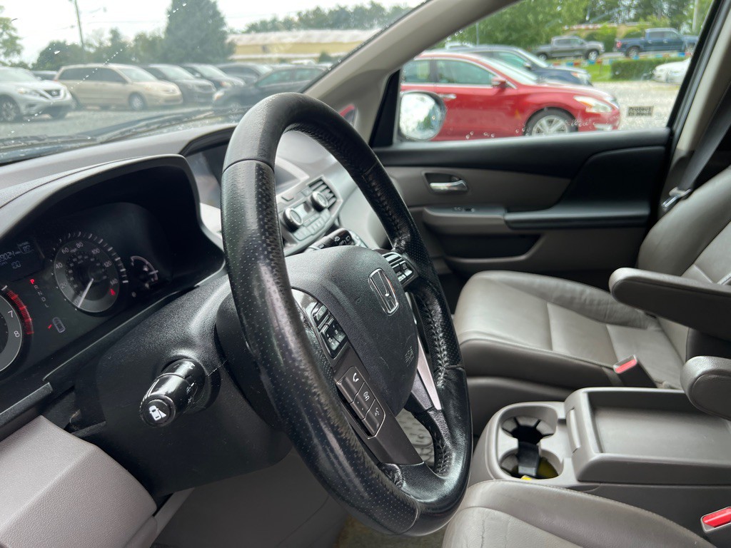 2015 Honda Odyssey Image 13