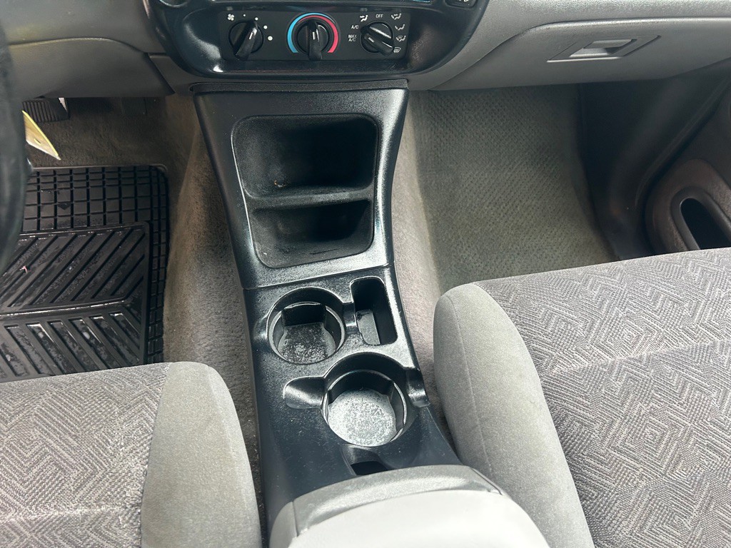 1999 Ford Explorer Image 16