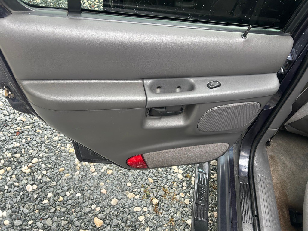 1999 Ford Explorer Image 18