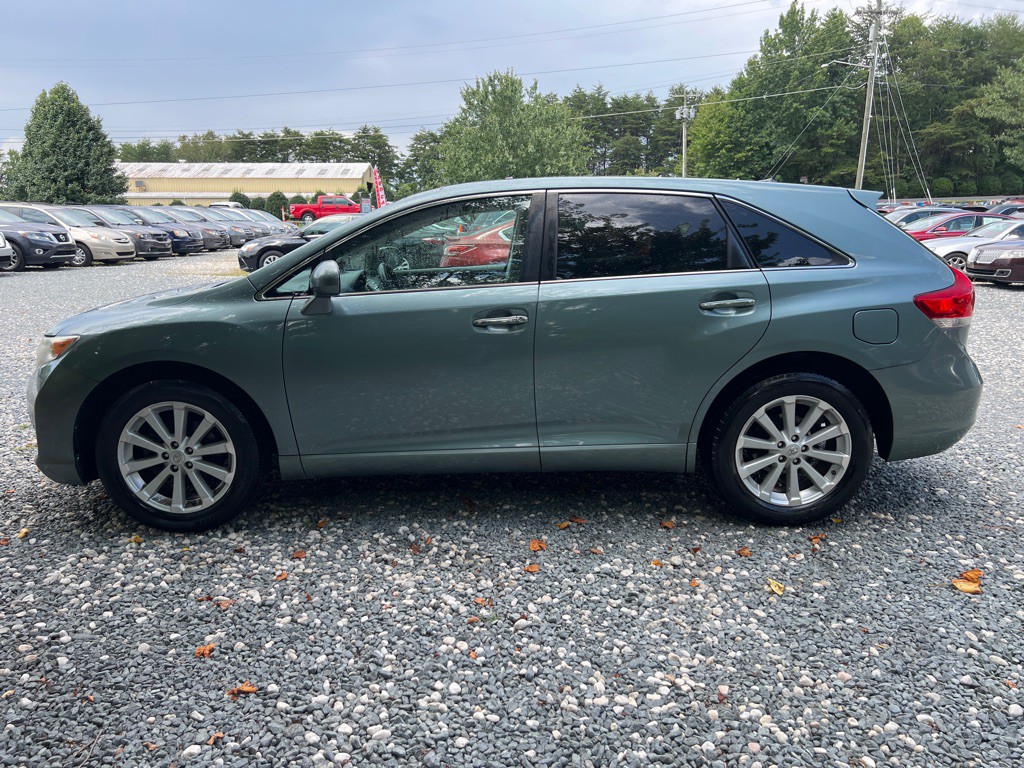2009 Toyota Venza Image 2
