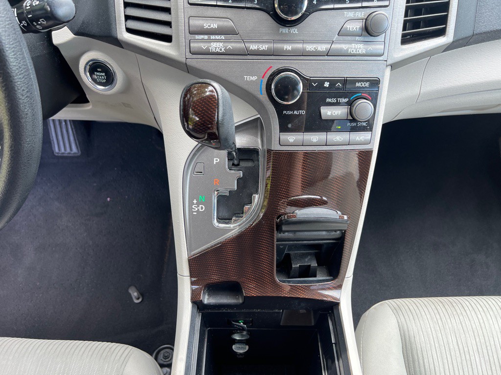 2009 Toyota Venza Image 16