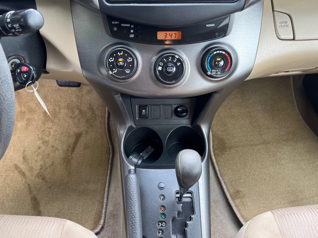 2012 Toyota Rav4 Image 16