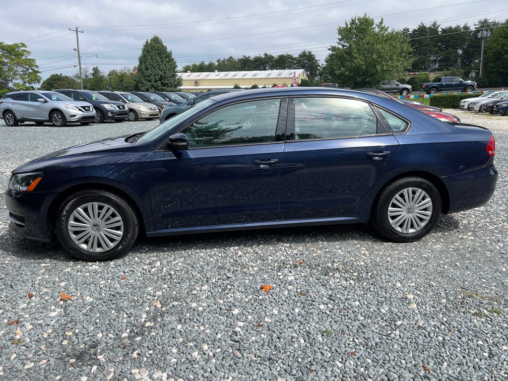 2014 Volkswagen Passat Image 2