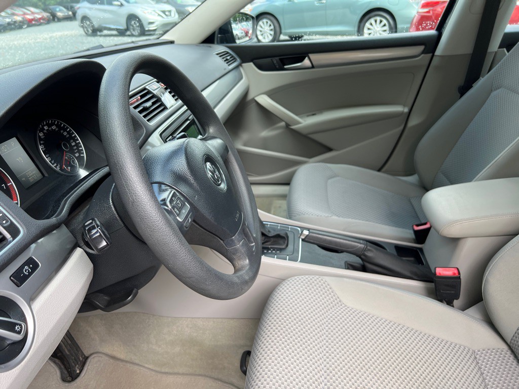 2014 Volkswagen Passat Image 12