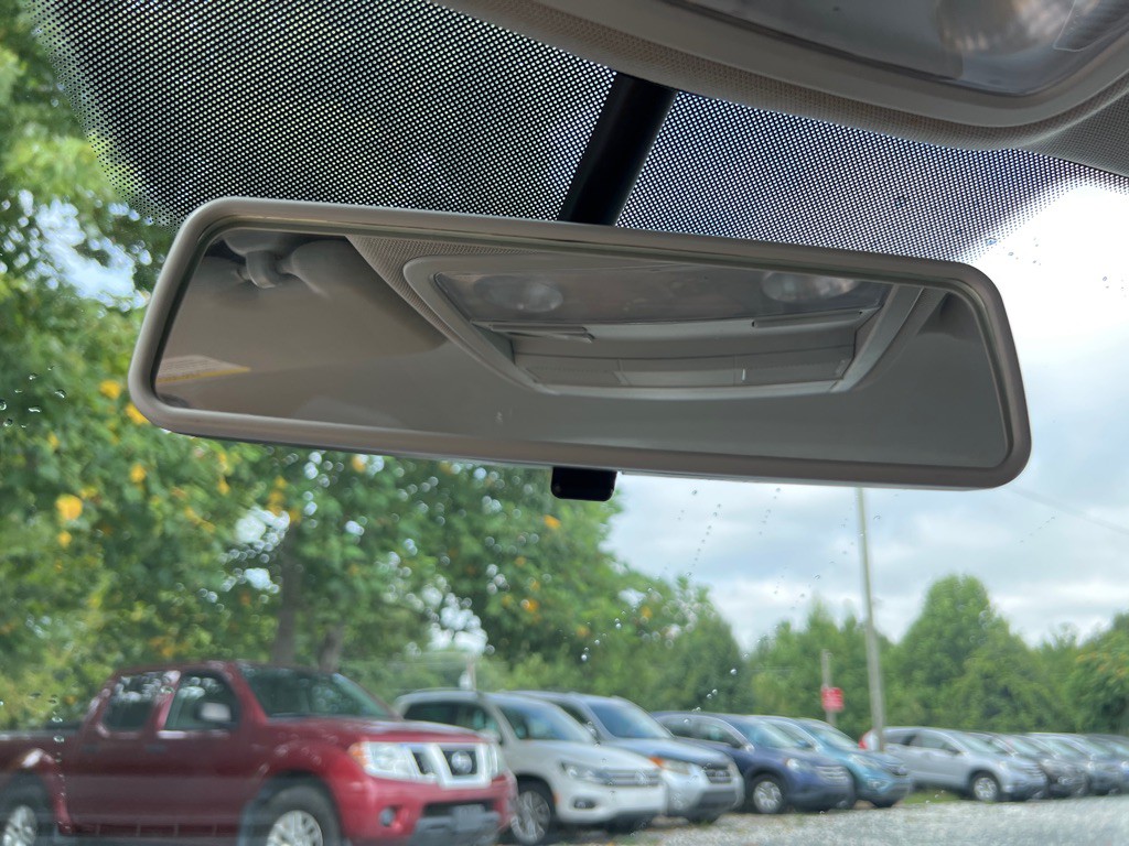 2014 Volkswagen Passat Image 17