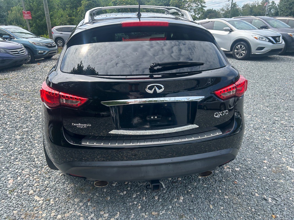 2017 INFINITI QX70 Image 4