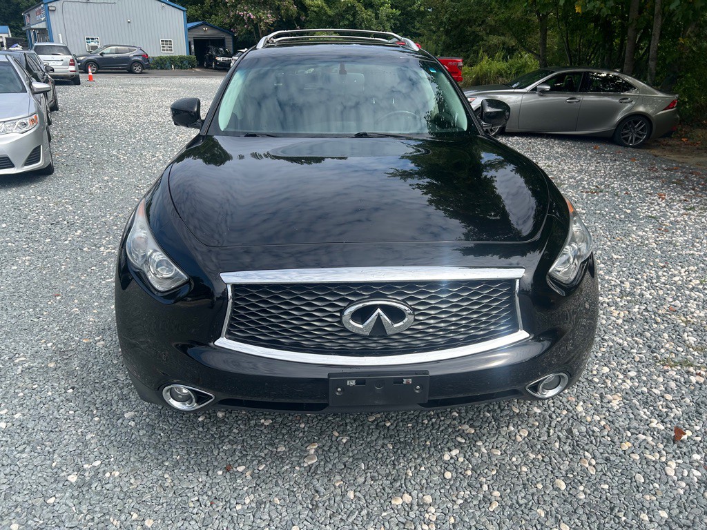 2017 INFINITI QX70 Image 8